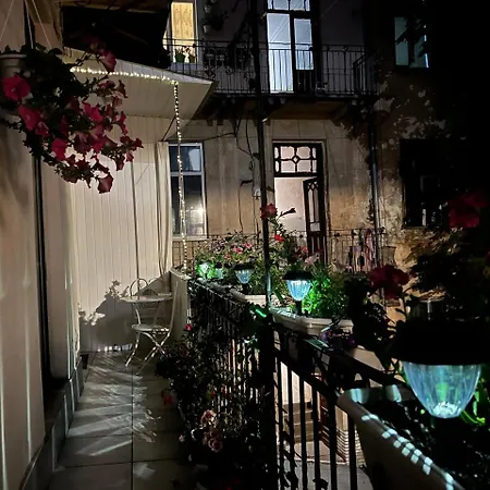 Apartment Svitla Zatyszna: Cozy With Balcony Near Opera Lviv