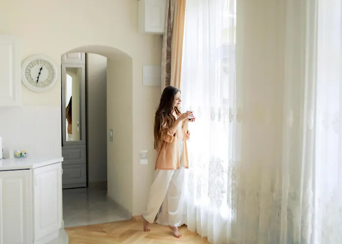 Apartment Svitla Zatyszna: Cozy With Balcony Near Opera *