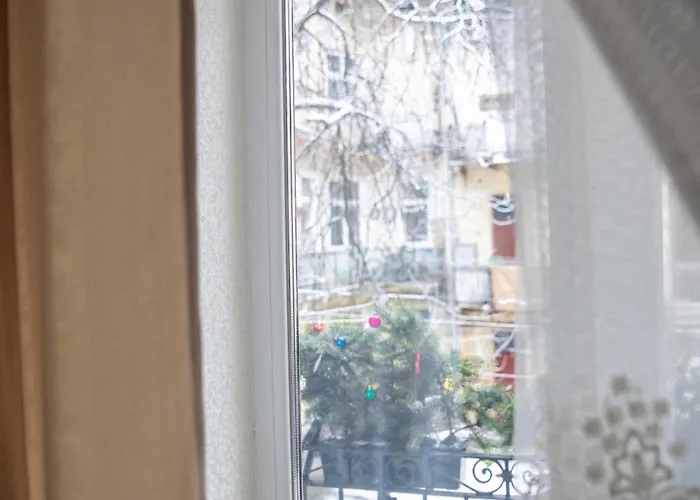 Svitla Zatyszna: Cozy With Balcony Near Opera